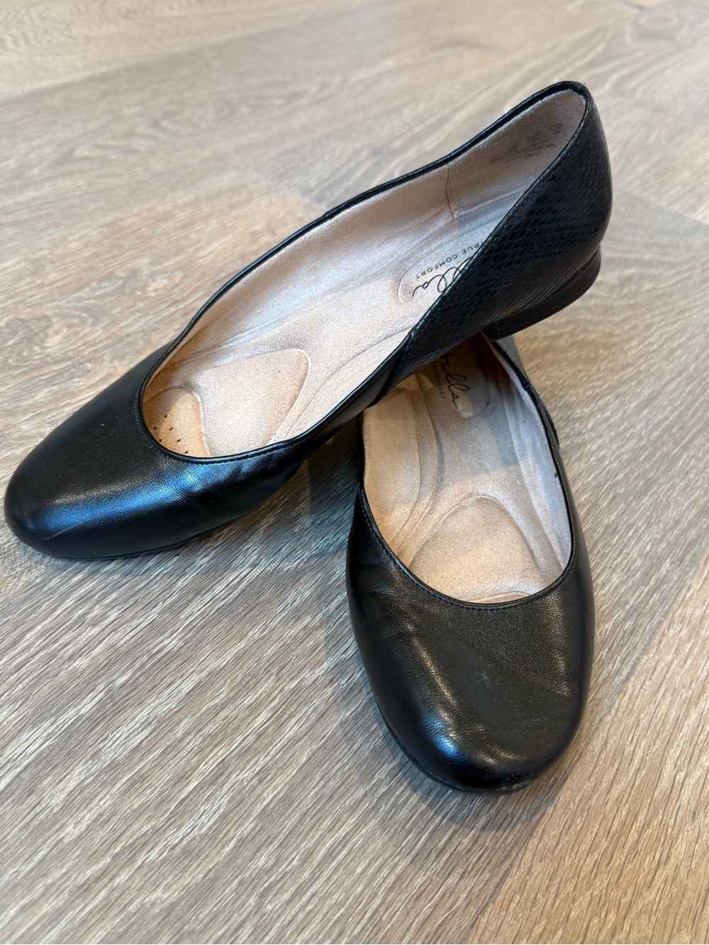 Abella true comfort Black Leather Ballet Flats size 9 women’s